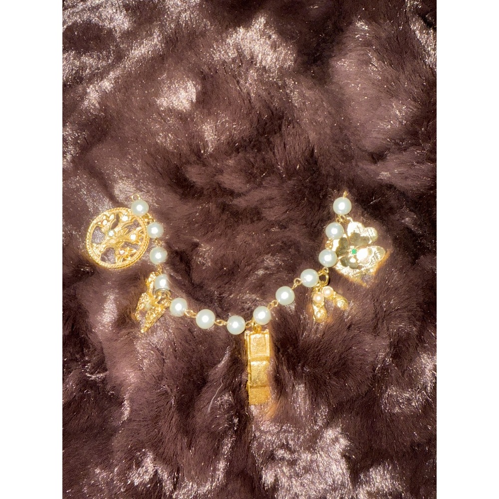 Vintage 60s Bead And Gold Charm Bracelet , Poodle , Car‎ , Tree Of Life , Shoes